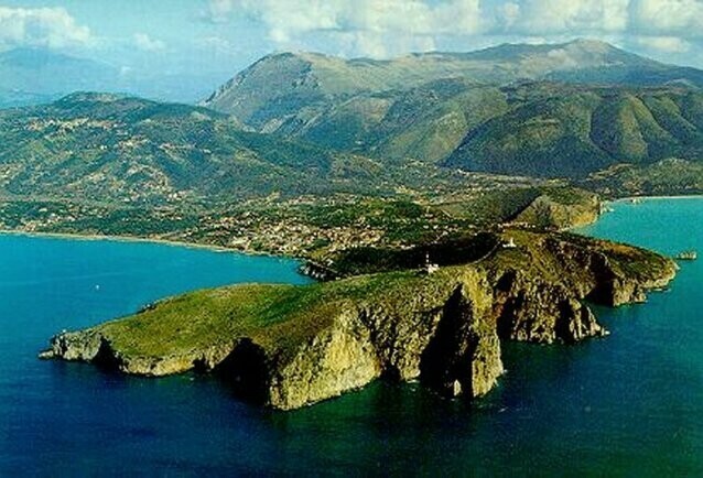 Cilento national park, the beautiful path I chose to avoid (public domain image from Wikipedia)