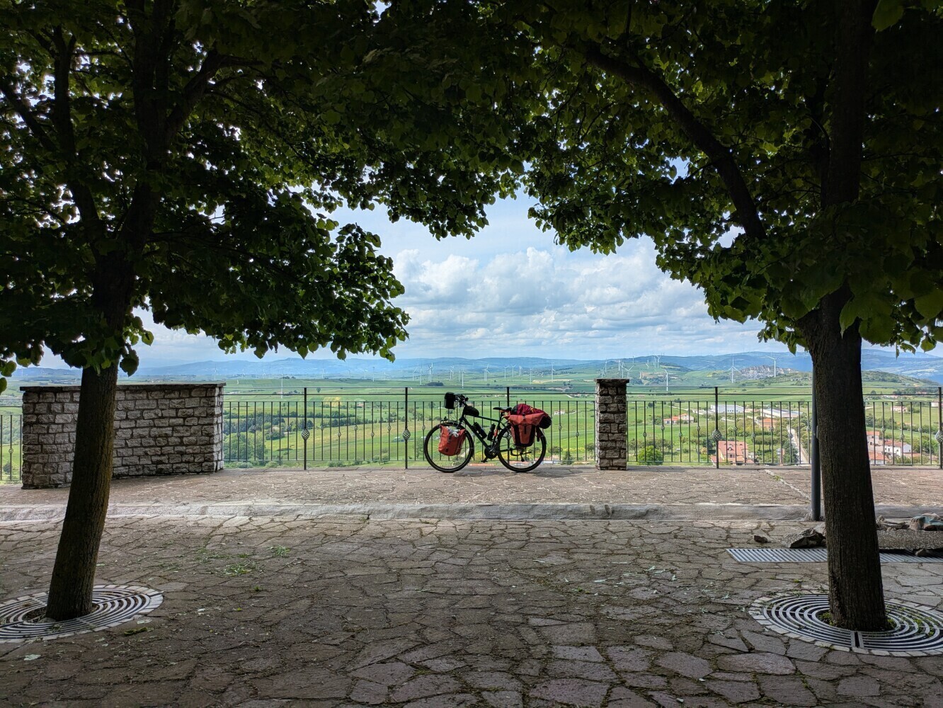 I'm stubborn about eating lunch somewhere pretty. Spot all the wind turbines in the distance!