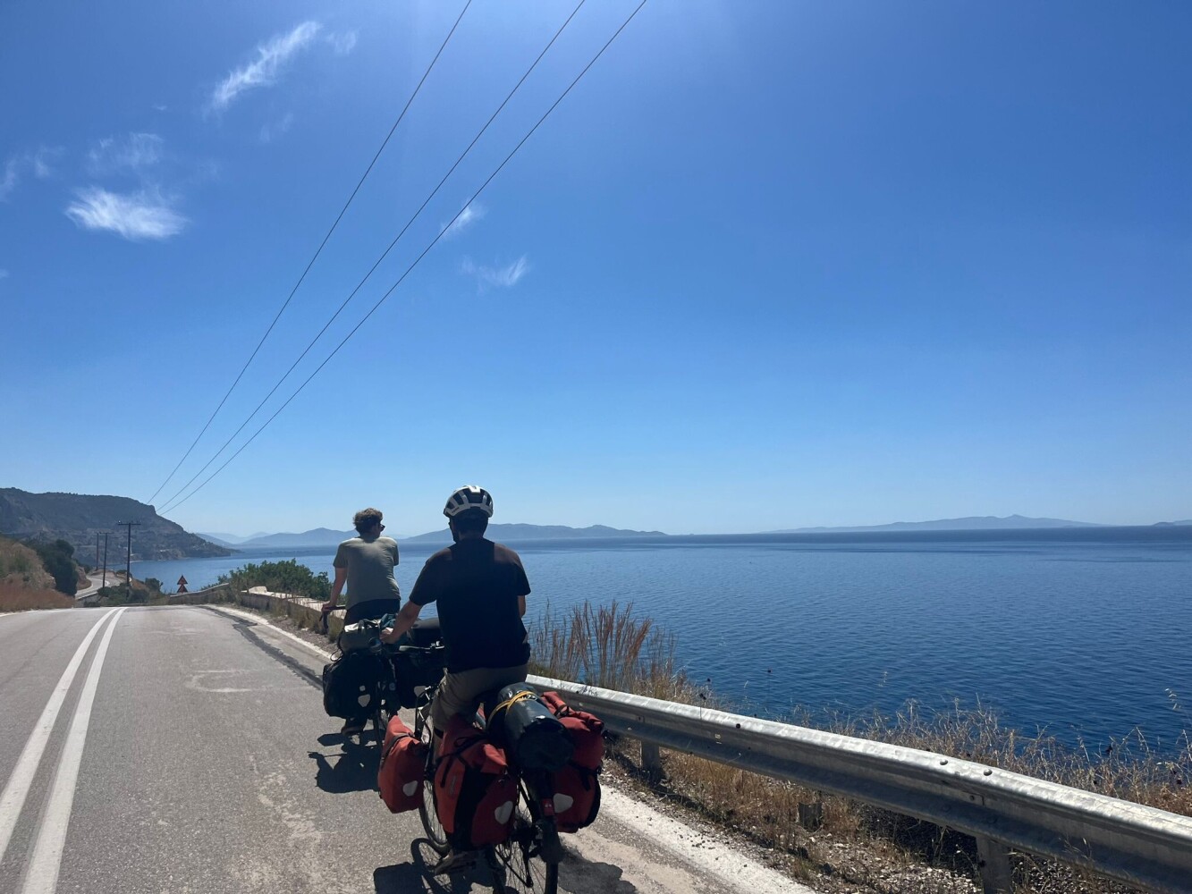 Empty roads on Salamina (picture from Inez)
