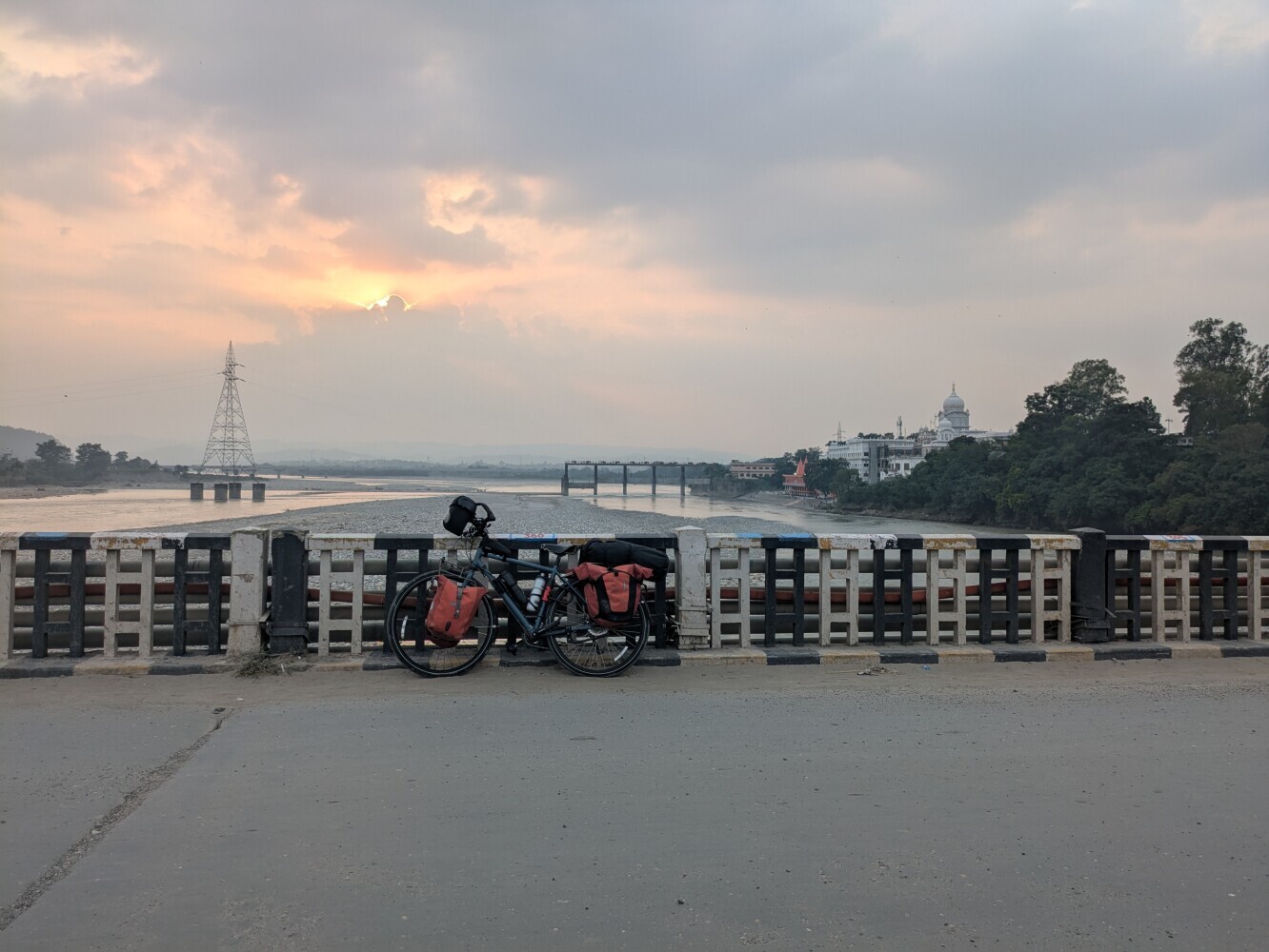 Paonta Sahib, with its gurdwara on the bank of the Yamuna (right)