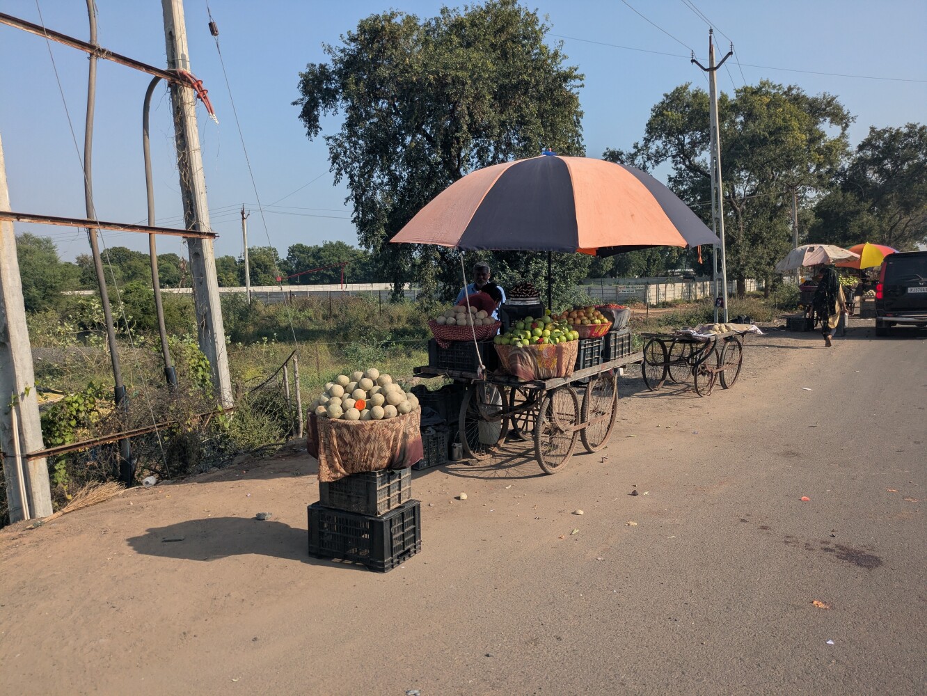 Fruit sellers outside Gandhinagar