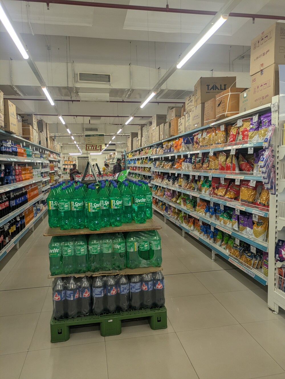 An excitingly big supermarket!